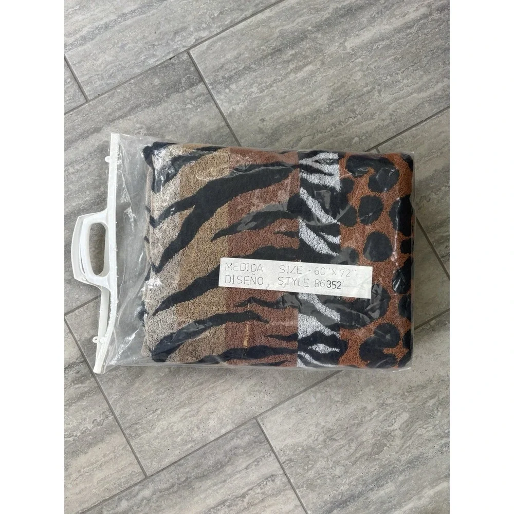 vtg exta large beach towel animal print new 60